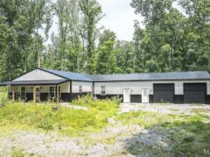 Expansive Luxury Retreat Surrounded by Forest, Wildlife, and Freedom