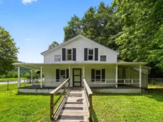 Fixer-Upper with Potential on 17 Acres in Rockcastle County. $149,900