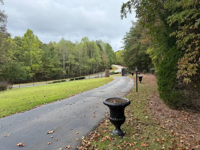 4 4 Bedrooms - 4 Bathrooms - 5 Acres - $100,000