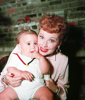 Lucy+with+Desi+jr.+source.+heckyeahlucilleballilovelucy