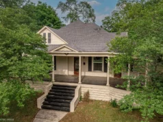 Porch goals! Pretty interior! Circa 1850 in Louisiana. $215,000
