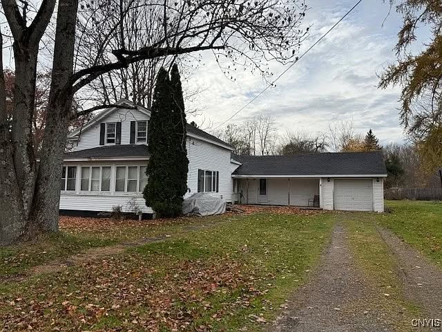 1 Approximately 1 acre lot 4 beds, 2 baths $75,000