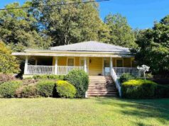 Fixer Upper Alert! Great porch! One acre in Alabama. $85,000