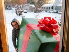 I Helped a Stranger and Her Baby Before Christmas—What Happened Next Was Unforgettable