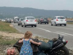 Little Girl In Princess Dress Saved Unconscious Stranger She Found In Ditch