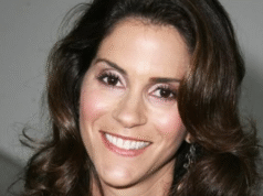 The little girl in this photo grew up to become the richest actress in the world!