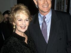 Hollywood Love in the Spotlight: Beloved Couple Shares a Heartwarming Moment!