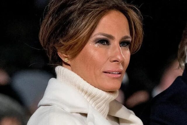 Our thoughts and prayers are with Melania Trump right now.... 😮 See more in the Comments below...👇