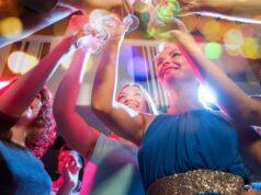 Five girls pose for prom photo – later it causes a frenzy online due to little hidden detail