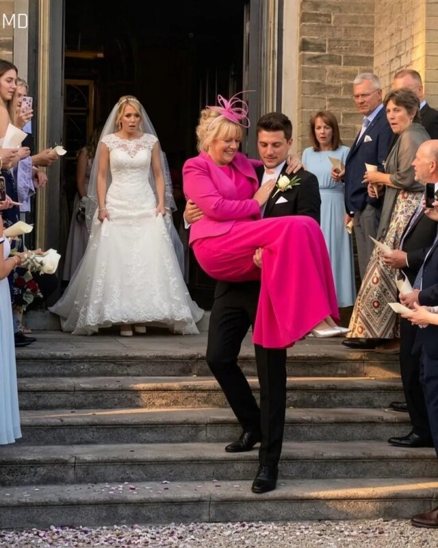 After Our Wedding Ceremony, My Husband Chose to Carry His Mother First, and My Mom’s Response Left Everyone Silent