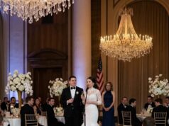 My Sister Took the Microphone at Her 500-Guest Event — What She Said Changed Everything