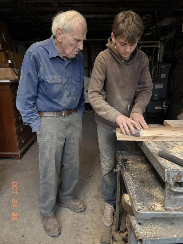 The Old Janitor, the Angry Boy, and the Desk That Changed Everything
