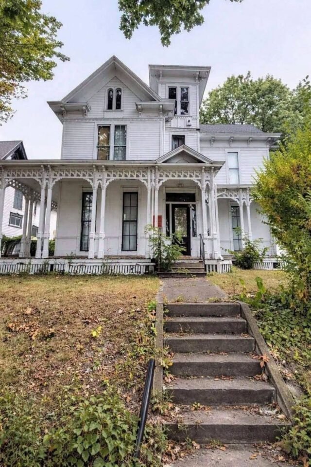 $50,000 5 Bed, 2 Bath, Near Lake...See more