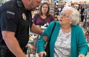 My 85-year-old mother was accu3sed of stealing at a grocery store and stopped by security before she could leave. But when she quietly pulled something out from her pocket. The security guard’s face went pale, and suddenly burst into tears.