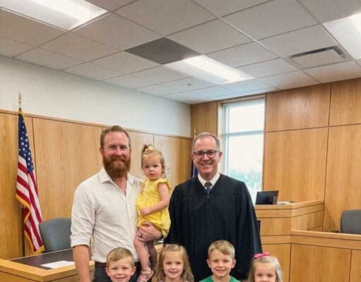 This Single Dad Fought to Adopt 5 Siblings Under 7 Before They Were Separated – The Judge Broke Down After Learning Why!!!